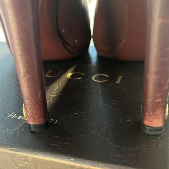 Authentic Gucci Nappa Charlotte Scarlatto Pumps - Picture 4 of 13